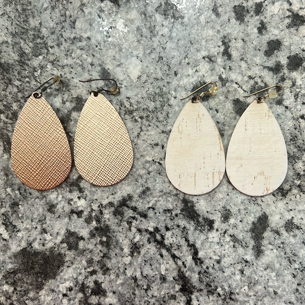 Set of 2 Nickel and Suede Small Teardrop earrings